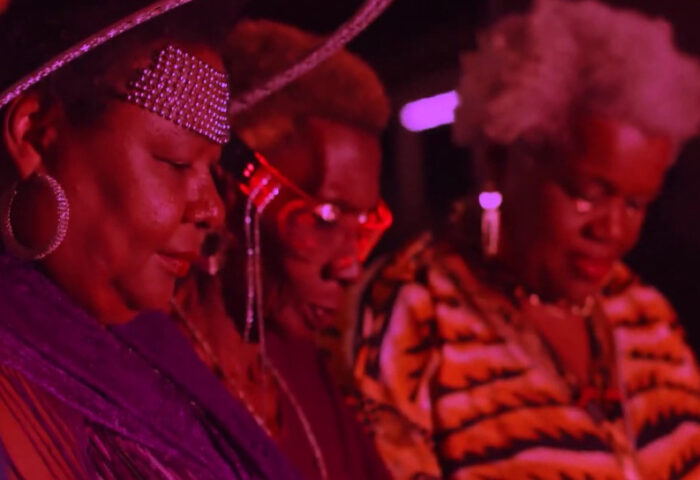 Dia de preto em libras